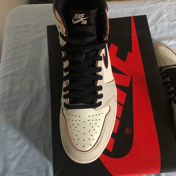 ❌❌❌Sold ❌❌❌Jordan 1 NYC TO PARIS - Picture 7 of 7